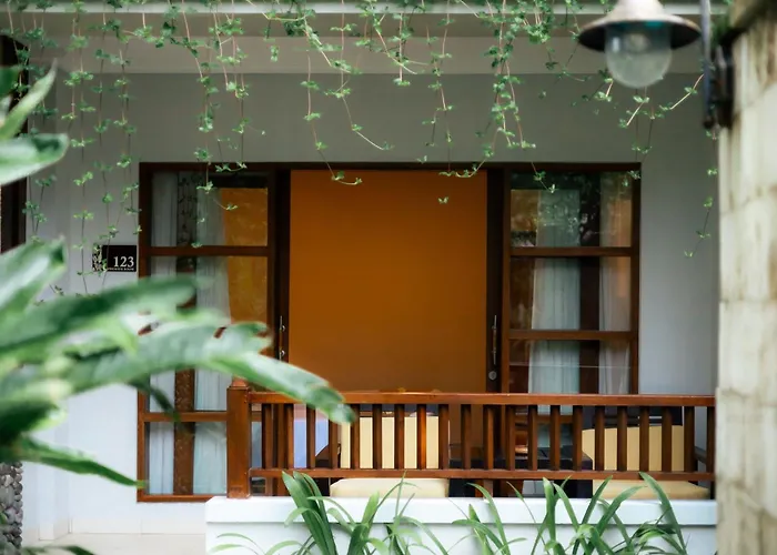 Fourteen Roses Hotel Legian (Bali)