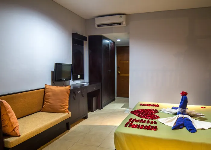 Fourteen Roses Hotel Legian (Bali)