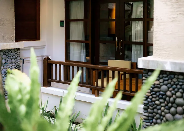 Fourteen Roses Hotel Legian (Bali)