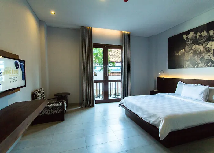 Fourteen Roses Hotel 3*