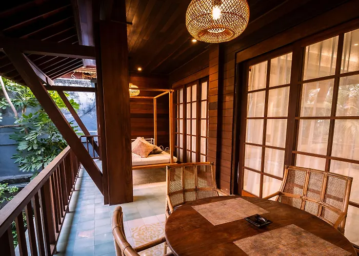 Hotel Fourteen Roses 3*