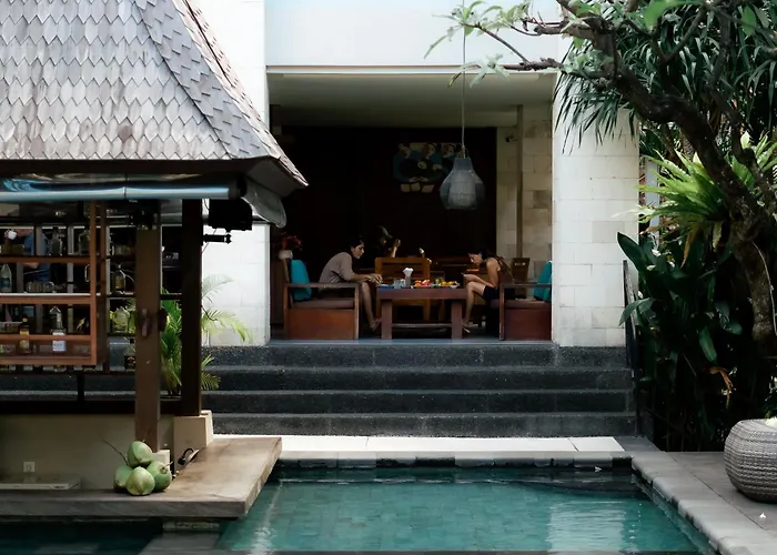 Hotel Fourteen Roses Legian (Bali)