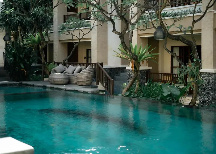 Fourteen Roses Hotel