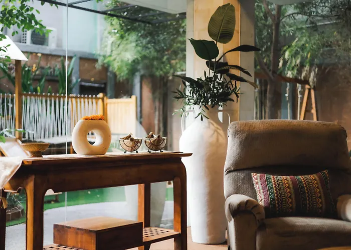 Hotel Fourteen Roses Legian (Bali)